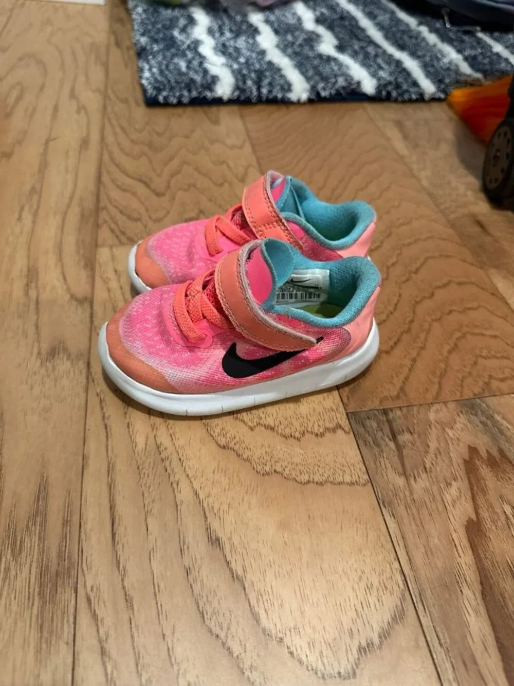 Nike free run 2 size 6C